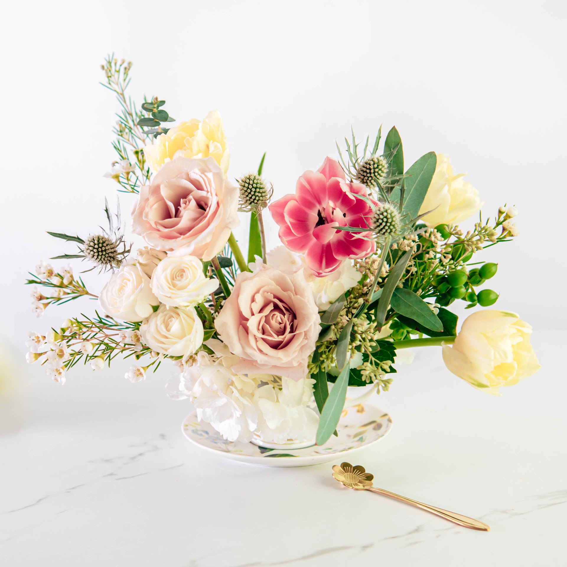 PFF-121- GLOW-Fresh Flowers Centrepiece