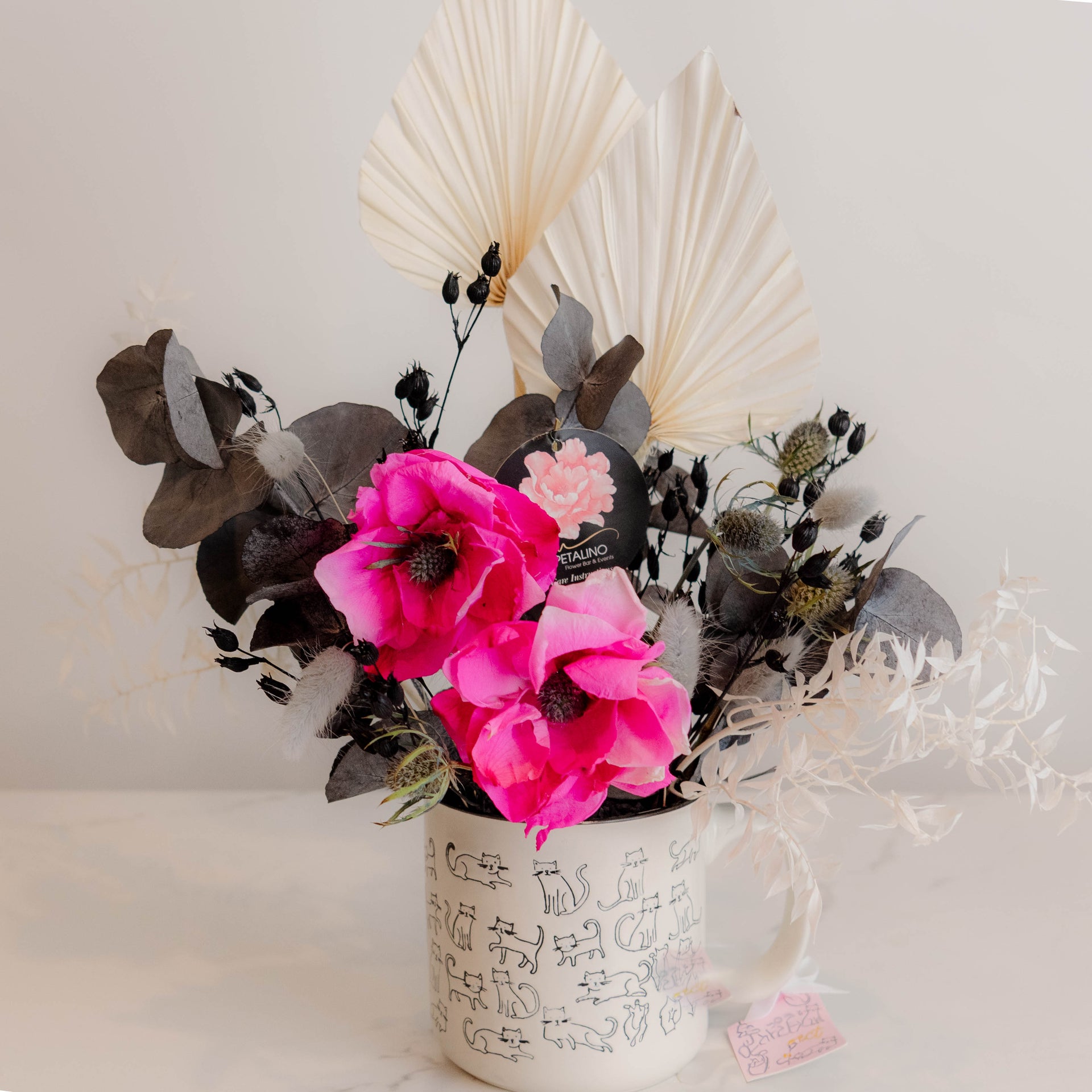 PET-115-MEOW & BLOOM-Dried Flower Centerpiece