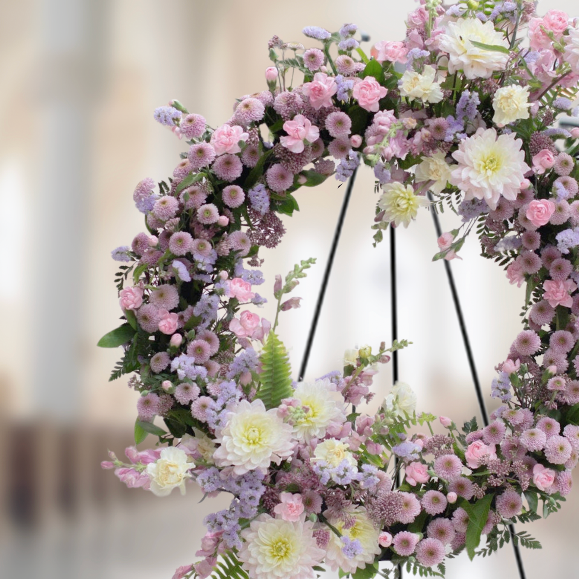 WP-579-AMADEO II-Funeral-Round-Wreath-Spray