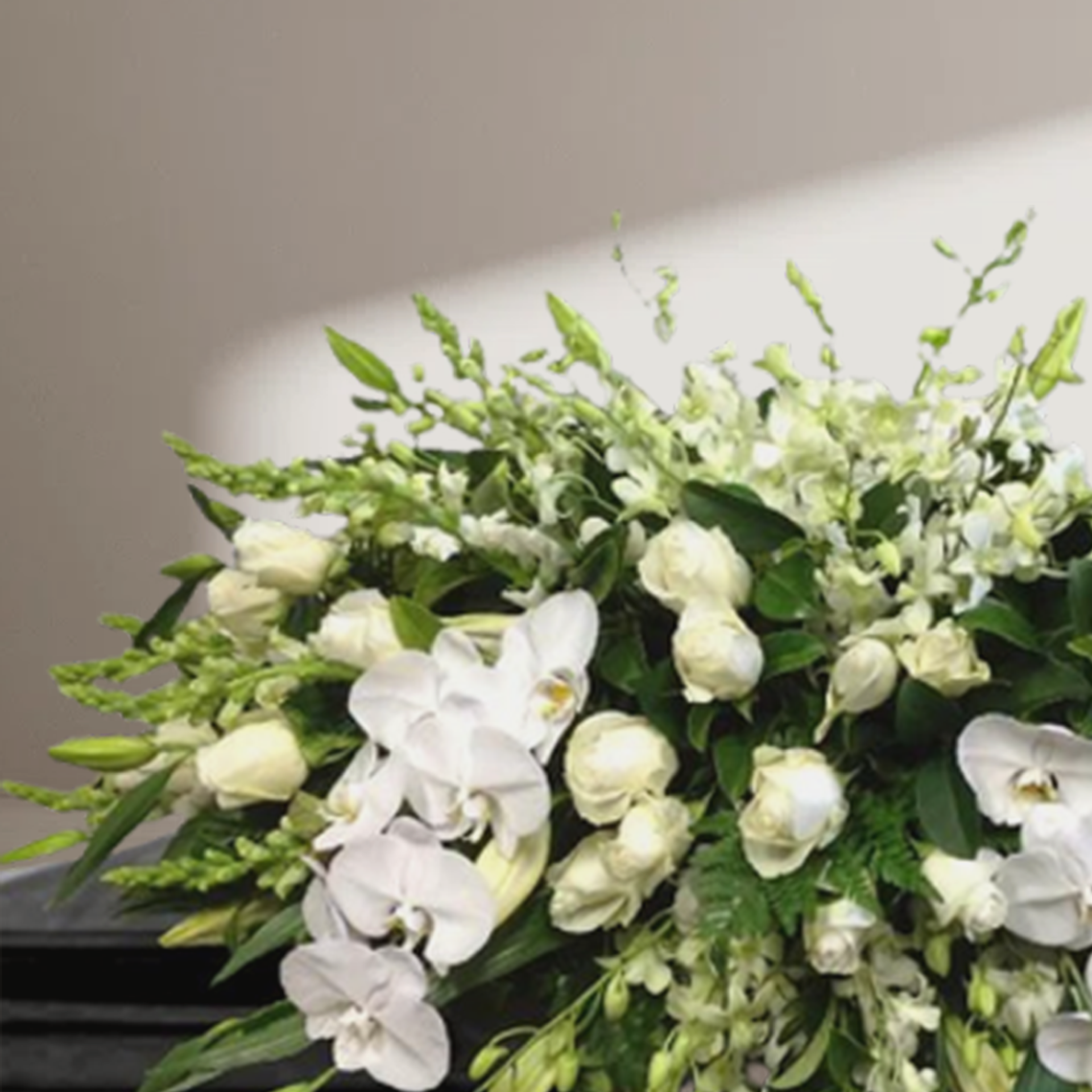 WW-351-PHEME-Funeral-Casket-Spray