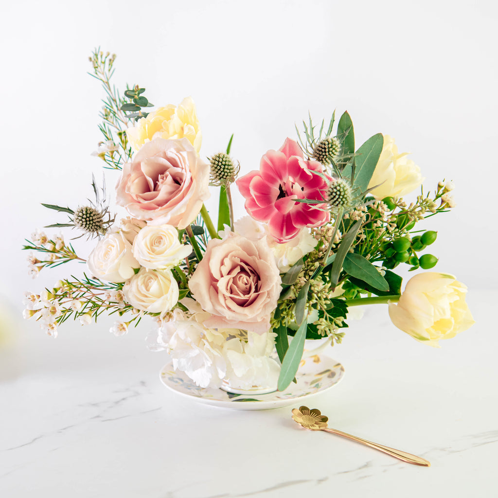 PFF-121-GOLDEN EASTER GLOW-Fresh Flowers Centerpiece