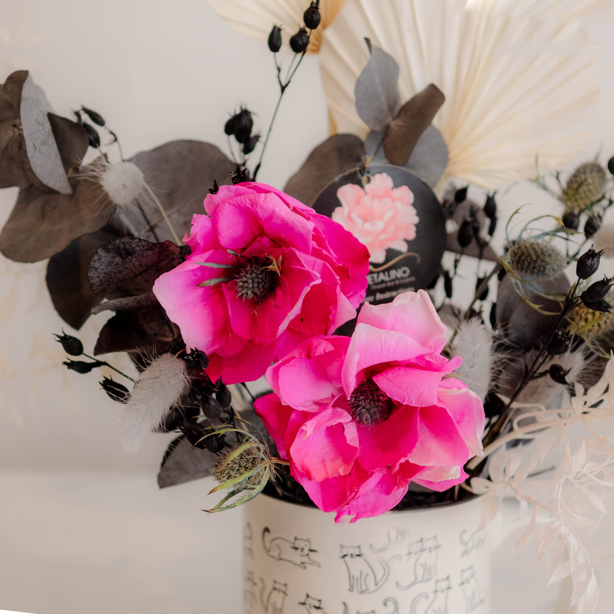 PET-115-MEOW & BLOOM-Dried Flower Centerpiece