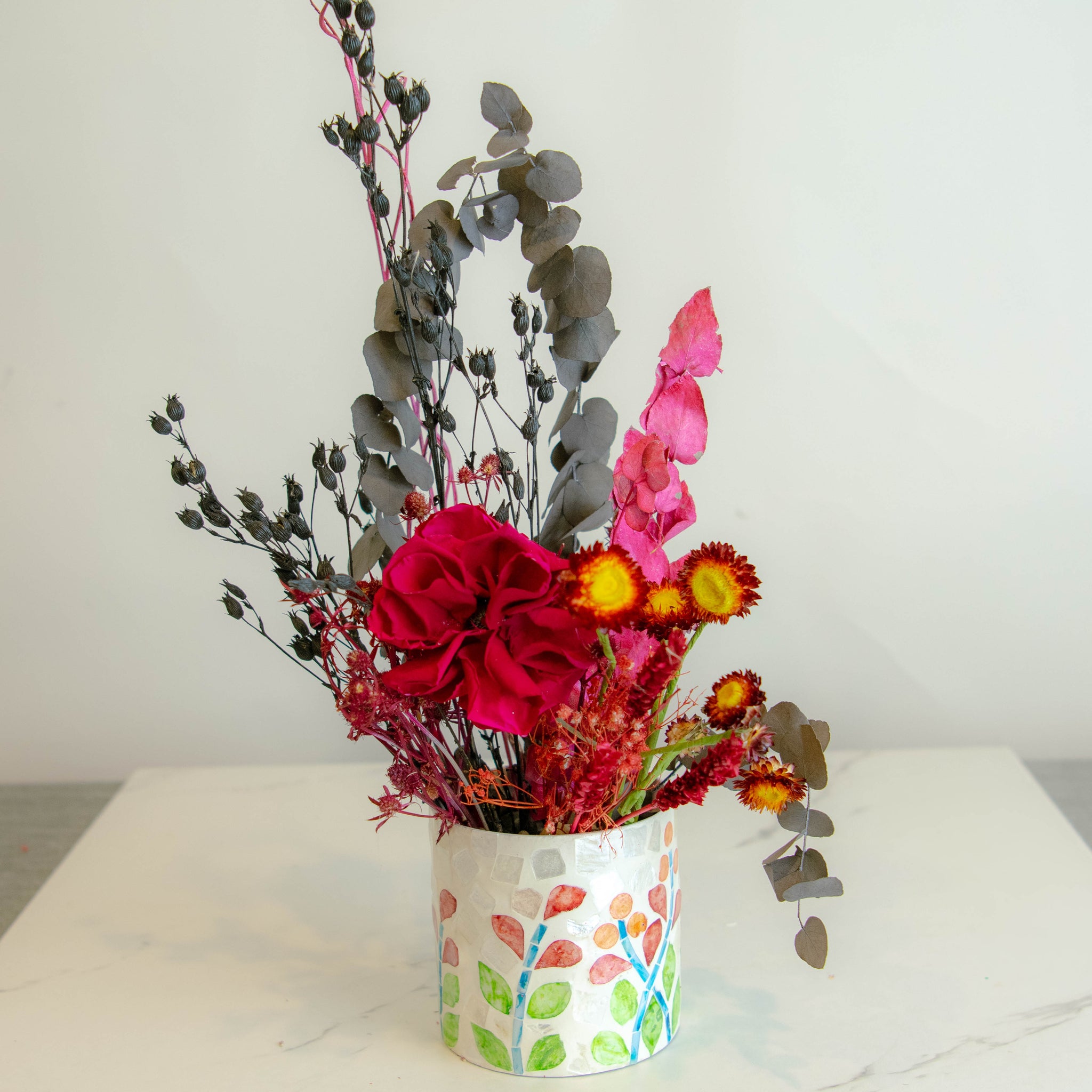 PDRY-116-KISSES PETALS-Dried Flower Centrepiece