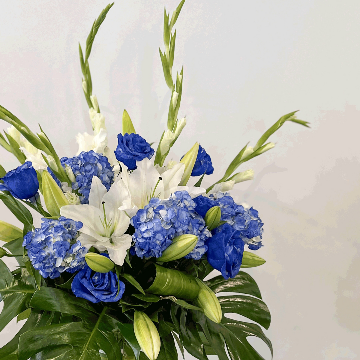 WB-706-MILO-Vase-Arrangement