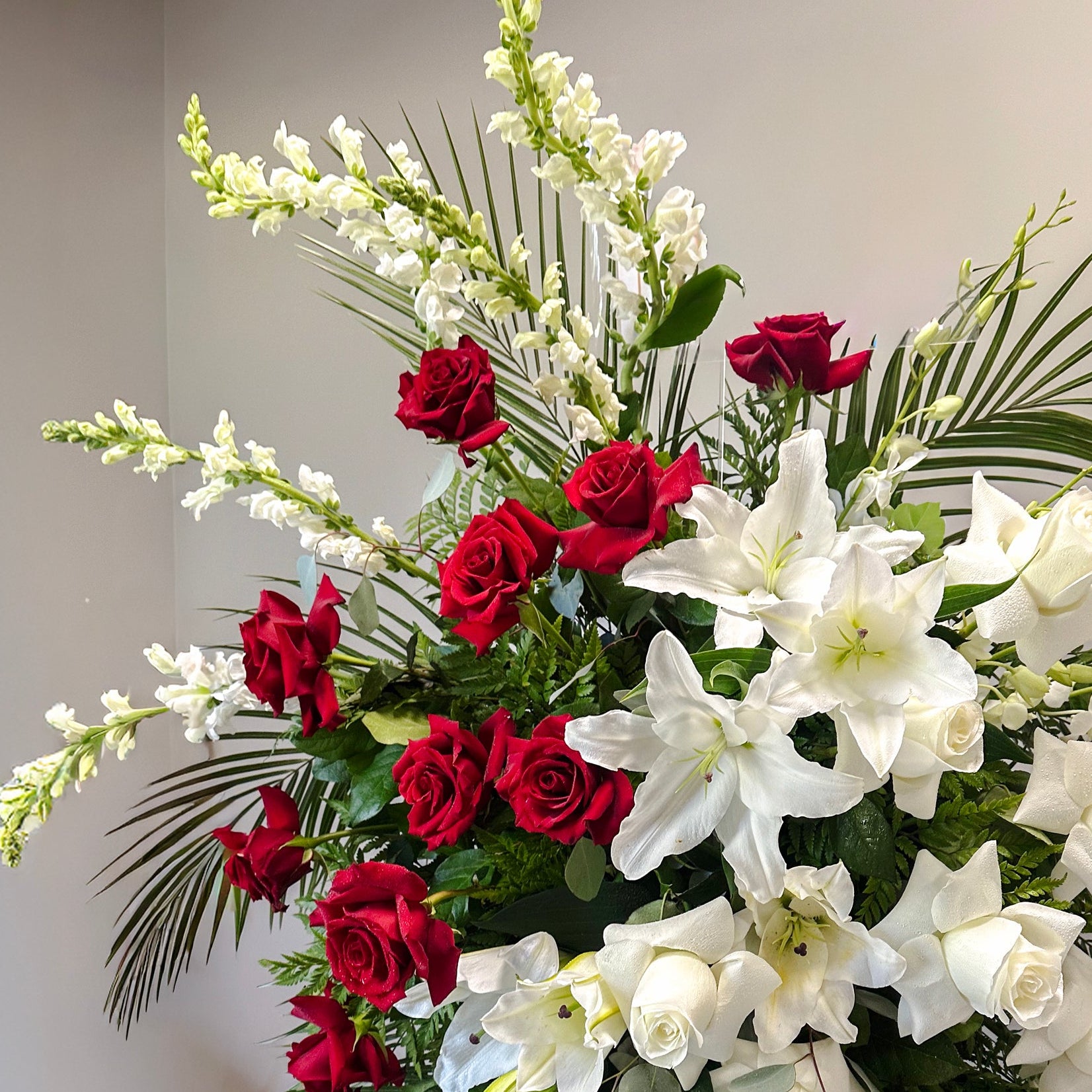 WR-486-MARCIA-Funeral-Standing-Spray