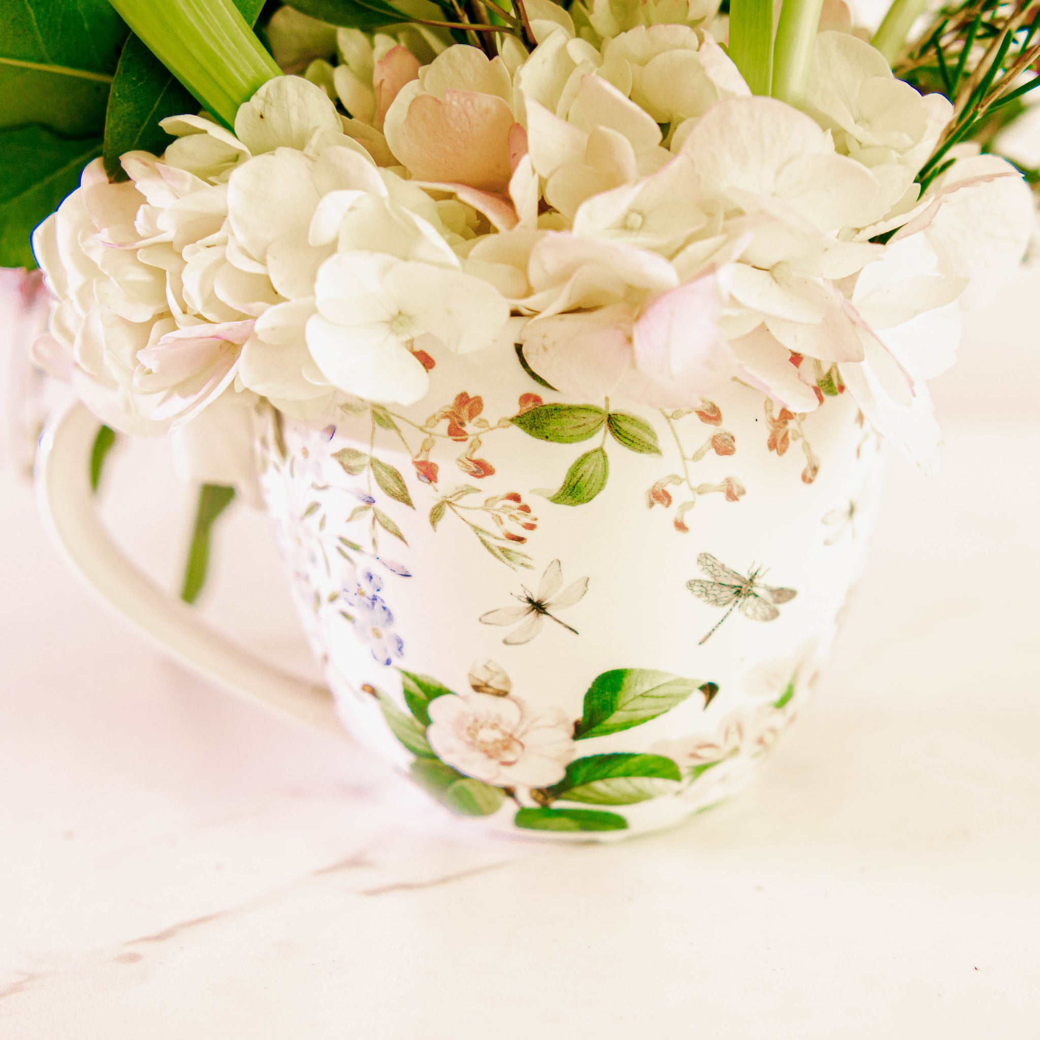 PFF-119-FLUFFY EASTER FLOWERS-Fresh Flowers Centerpiece