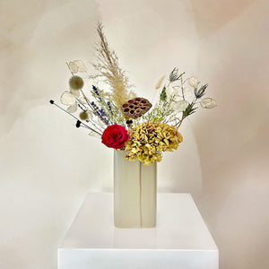 WDRY-0035 Unique dried and preserved flower vase arrangement